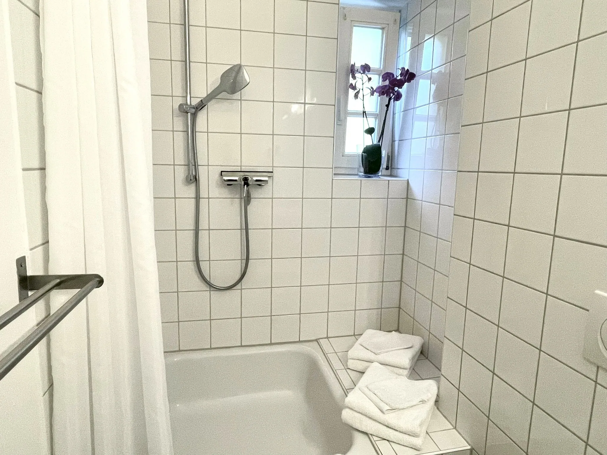 Dusche im Badezimmer