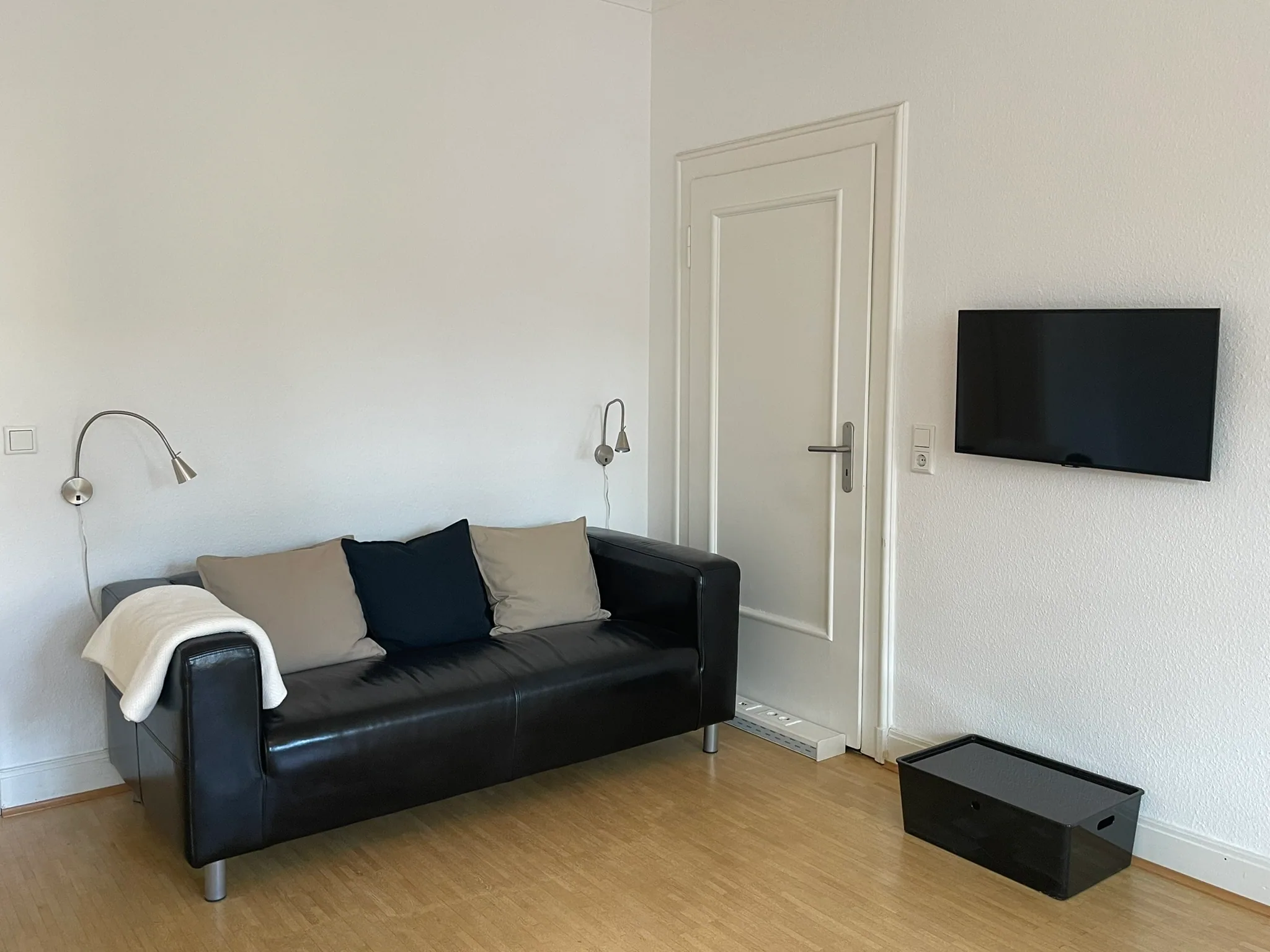 Sofa und Fernseher