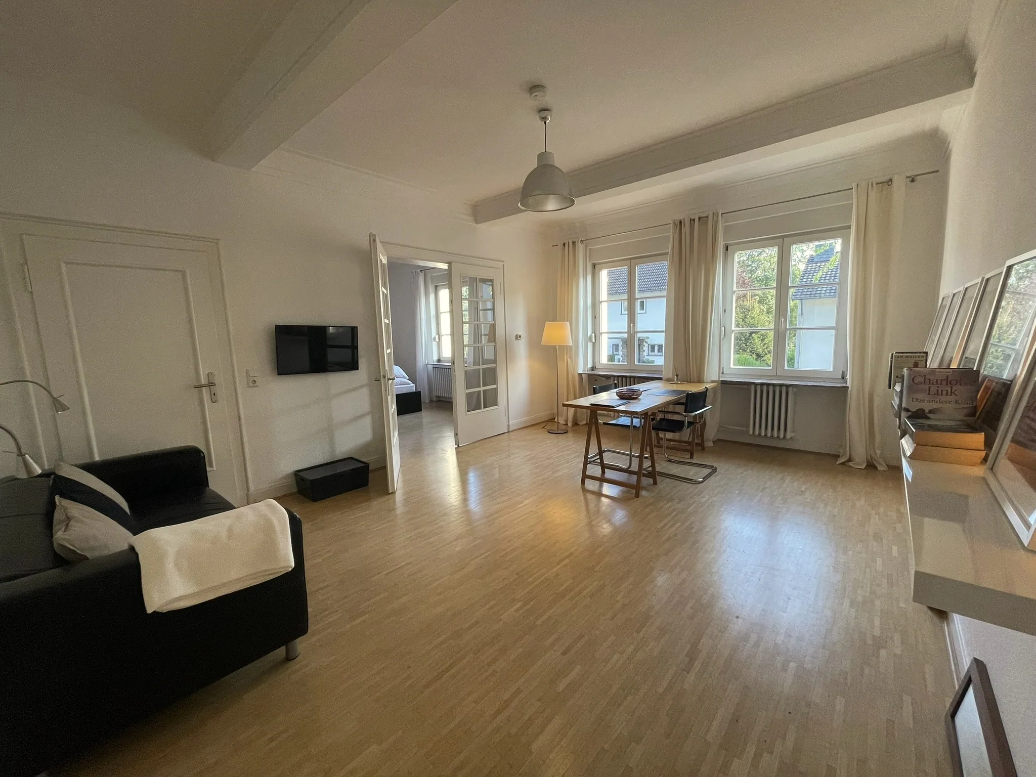 Großzügiges Wohnzimmer